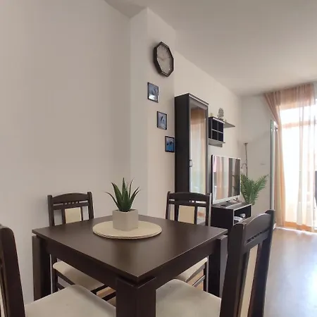 Chocolate On Sunny Day 6 Complex Lägenhet Tŭnkovo