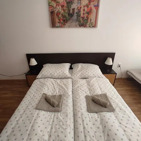 Chocolate On Sunny Day 6 Complex Lägenhet Tŭnkovo